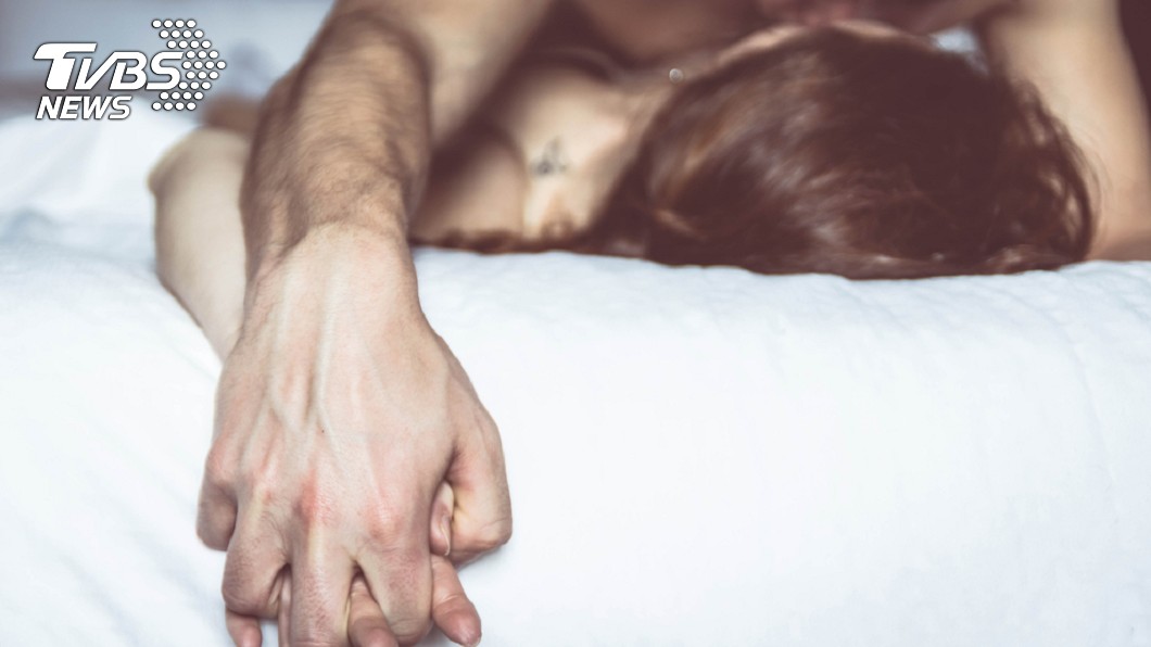 胯下8公分膿包!女友痛炸…男友竟「交疊安撫」嚇傻醫