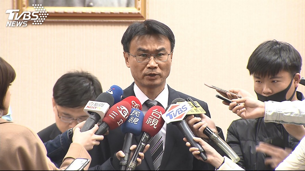 黃國昌臉書貼文被列假訊息 陳吉仲公開道歉