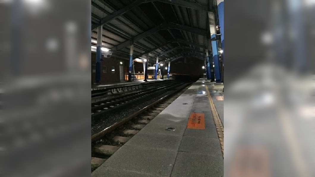 女大生搭錯車「月台奔波8趟」崩潰 長榮妹救援暖哭