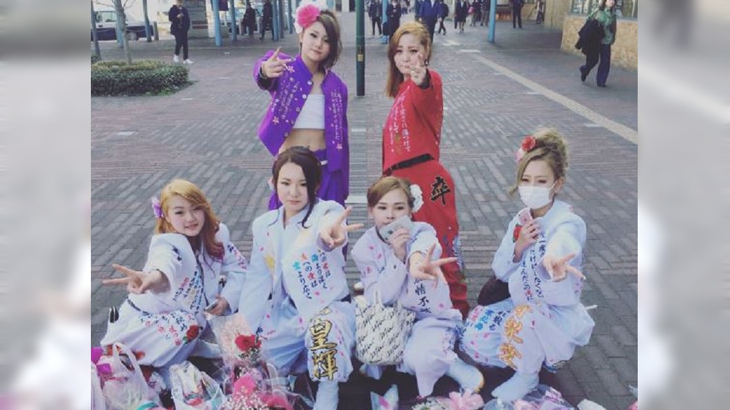 特攻服當畢業袍! 日學生慶畢業上街鬧事