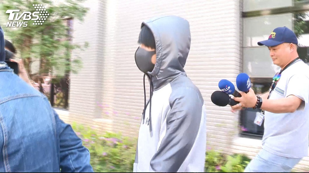 張庭瑚酒駕騎車自摔 不道歉、不說話快閃