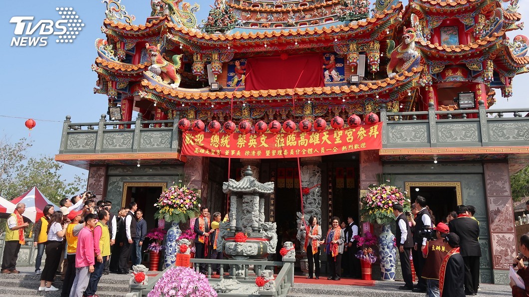蔡總統天聖宮參香祈福　期許攜手民力照顧弱勢