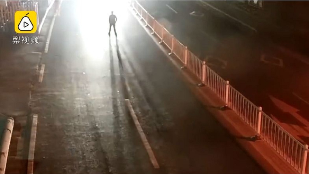 測試妻是否拉我?醉夫執意以身試愛 衝到路中央被車撞