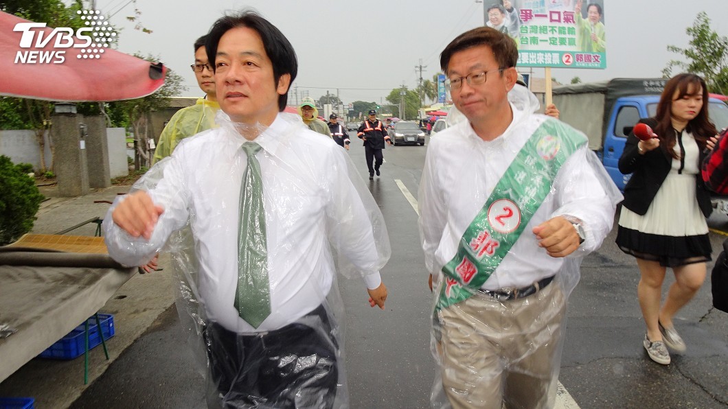 最後衝刺!立委補選明登場 賴清德冒雨陪郭國文拜票