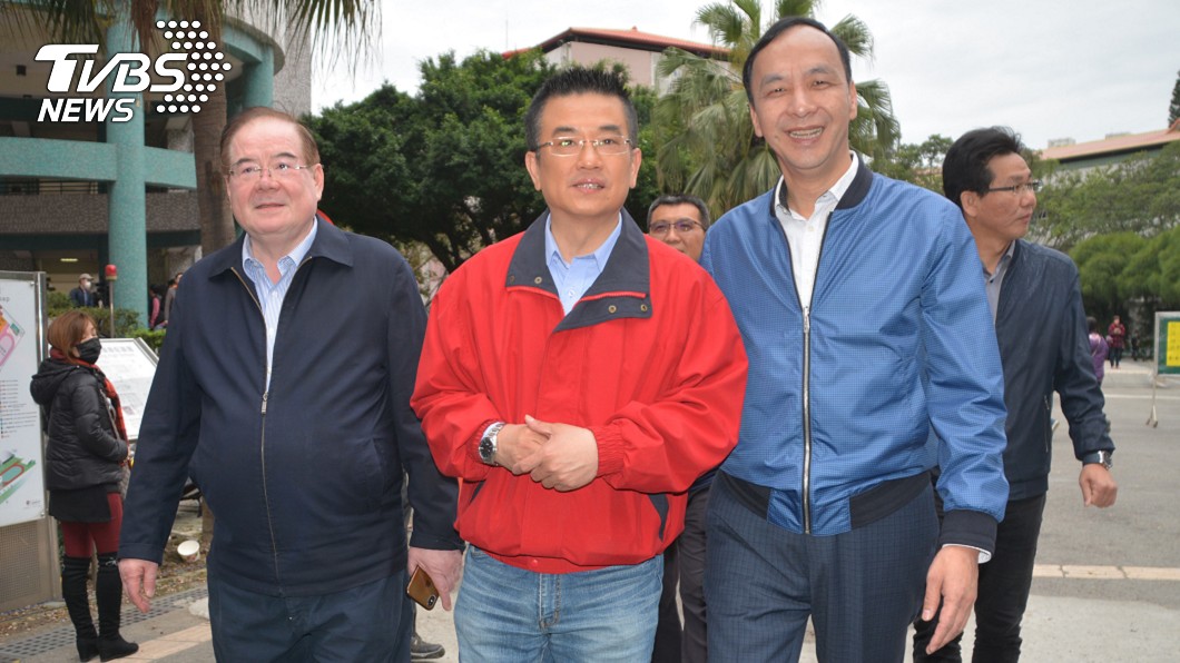 蔡英文親陪余天投票　朱立倫酸喊：她是總統我們只是市民