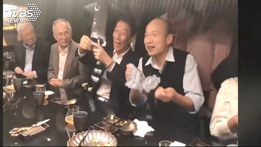 簽合作備忘錄後 韓國瑜請郭董吃燒烤
