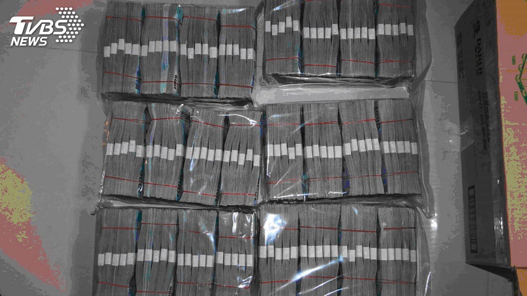 毒鴛鴦開瑪莎拉蒂賣毒　警攻堅赫見9700萬現金四散