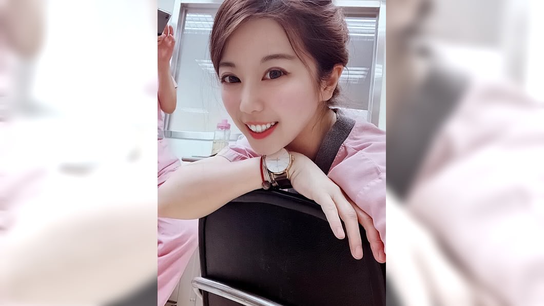 顏值爆表！女護理師這張燦笑照　網暴動喊：我生病了