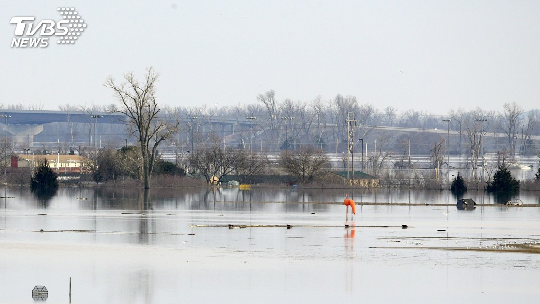 美空軍基地水淹成災 凸顯氣候變遷威脅國安