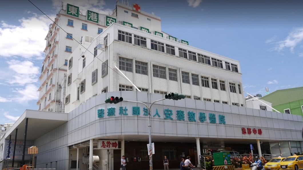 大哥病房講話好大聲 形象逆轉!暖掏3000給老奶奶