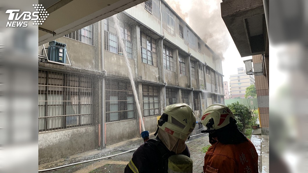 桃園八德國小儲藏室突竄濃煙 師生虛驚一場