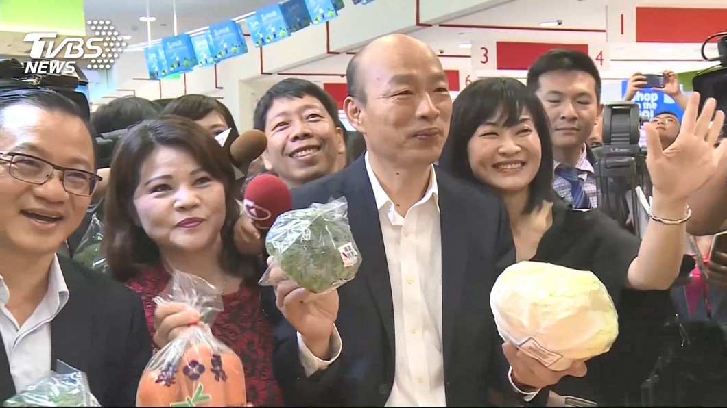 韓國瑜賣農產品對還錯? 柯文哲:賣水果不能解決問題