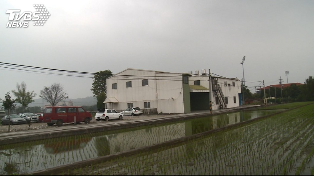 愛賭不要命？13人擠鐵皮屋開賭全未戴口罩