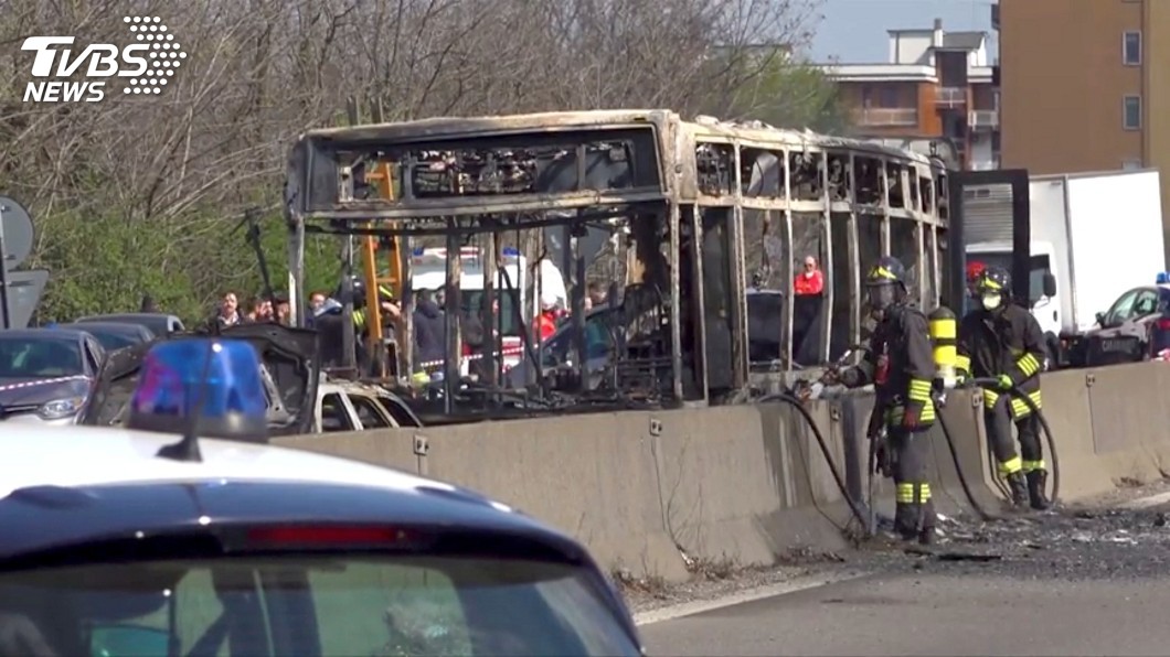 米蘭校車司機劫車縱火 警方驚險救出51學童