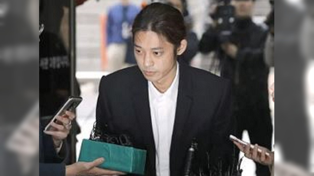 鄭俊英「全程念稿」認罪 網友轟:太沒誠意