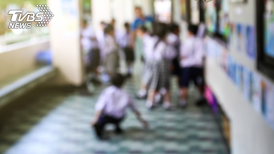 玩鬼抓人撞斷同學門牙　小四童被告求償100萬