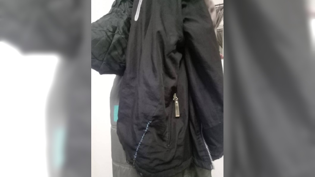 阿母老花眼幫他縫外套 竟遭同事笑:你乞丐啊