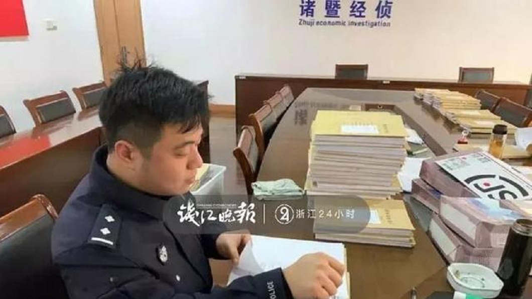 大陸警方去年出動150名警力兵分8路,順利破獲這起吸金集團。(圖/翻攝自陸網)