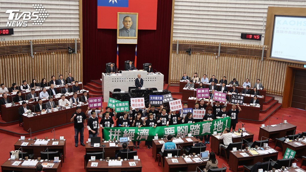 韓國瑜說不考量2020　民進黨團疑等黃袍加身