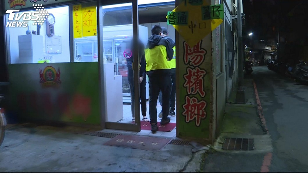 男家中遭友砍殺潑酸 眼部、四肢腐蝕臉中10公分刀傷