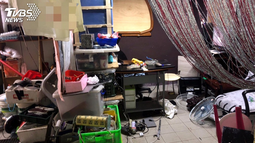 家中遭割臉潑腐蝕性液體　男子送醫警追查犯嫌