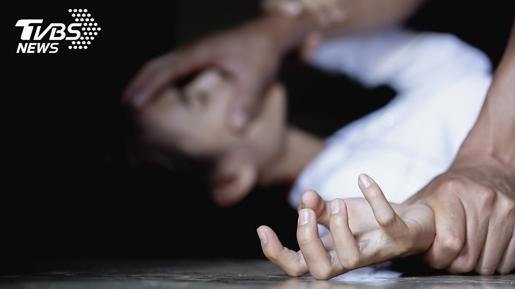 當兒面性侵癌妻 軟飯男酸嗆「你媽命短快死了」