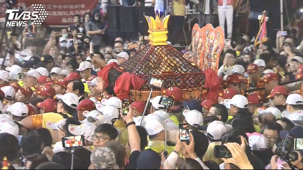 佛心公司放10天「媽祖遶境假」 薪水照領費用全買單