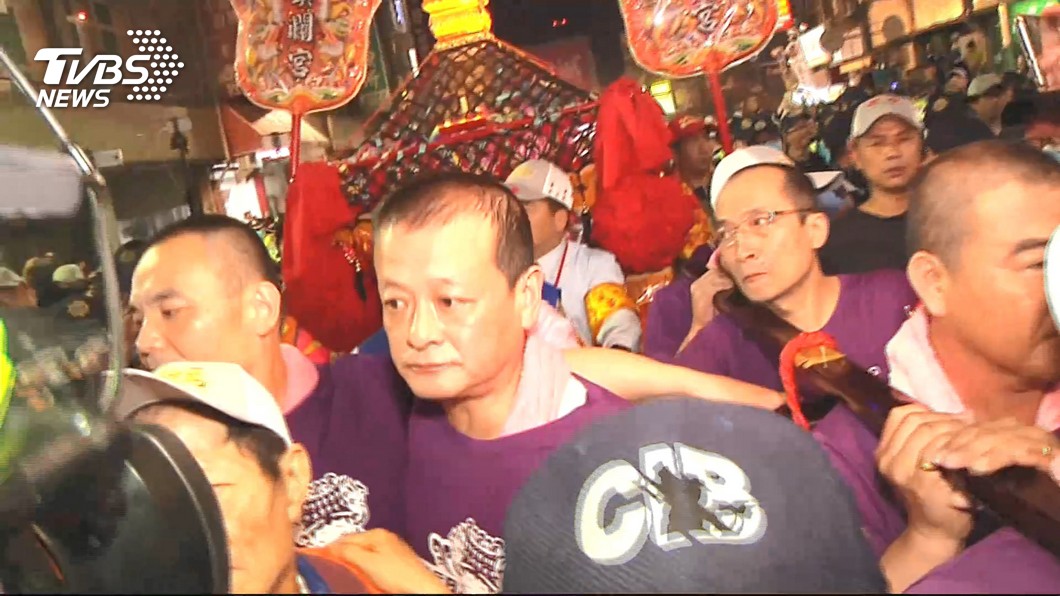 為媽祖搶轎「連白狼也壓不住」 原因出在這