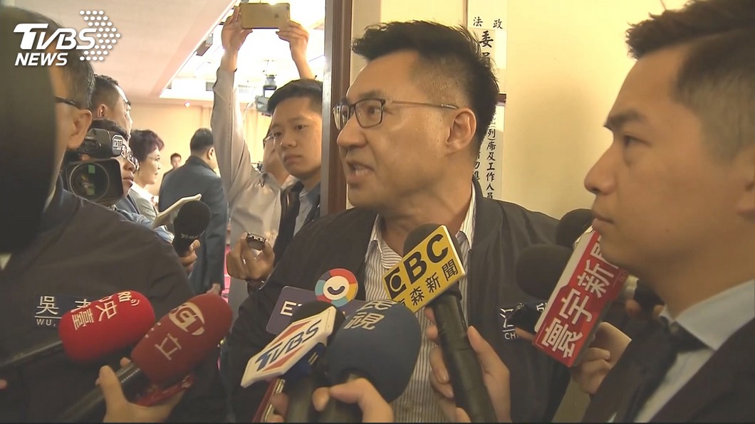 紳士也怒了!江啟臣為這事「氣到發抖」 怒吼要他滾回去