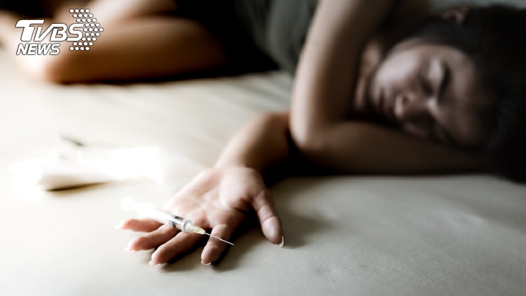 罹癌正妹吸毒嗨到升天 鄰居丟包家門判賠450萬