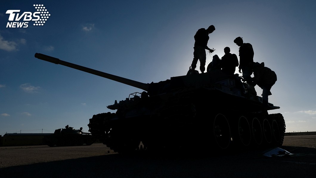 利比亞衝突不止 政府軍擊落一架叛軍戰機