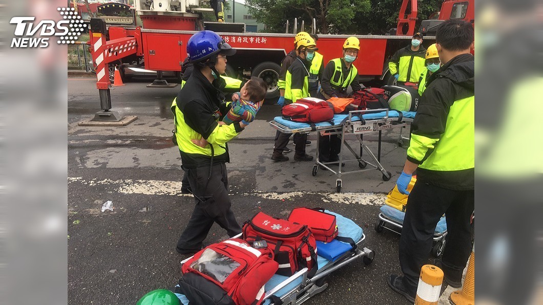 板橋清晨公寓火警13人驚魂　3嗆傷送醫