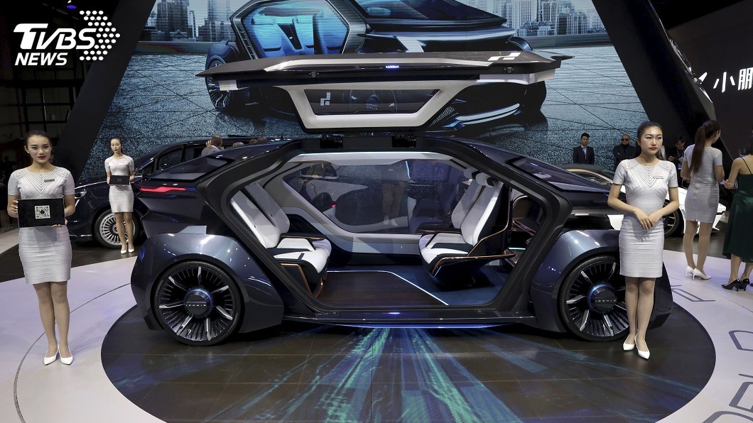 方向盤可折疊收納! 奧迪自駕車「變」出空間