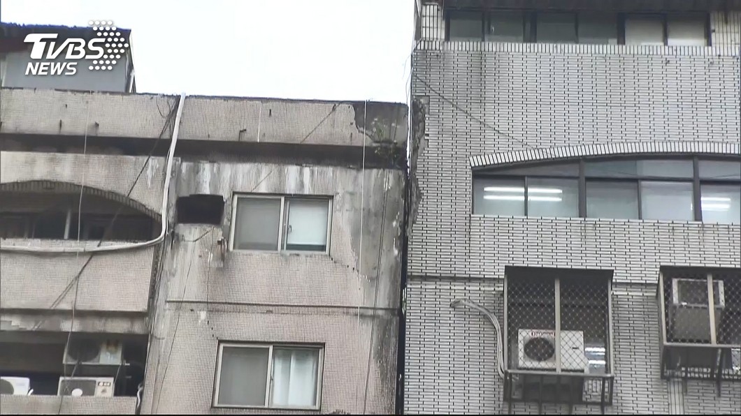 外界盼北市府介入傾斜大樓都更 柯文哲:按規矩