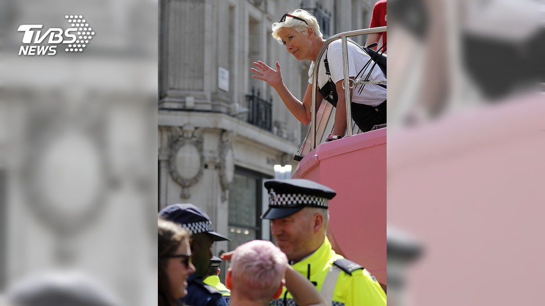 抗議氣候變遷！　倫敦交通癱瘓英警逮近600人