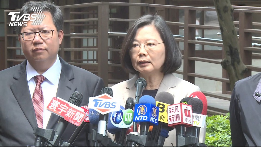 韓國瑜嗆「沒當過兵」　蔡英文反酸：他又說錯話了