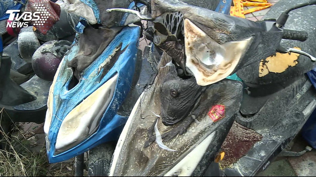 高鐵停車場大火毀52輛機車　警：排除縱火
