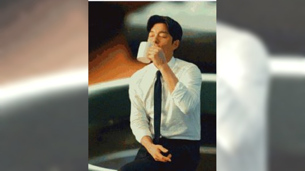「咖啡暖男」孔劉變身杯緣子 粉絲求團購