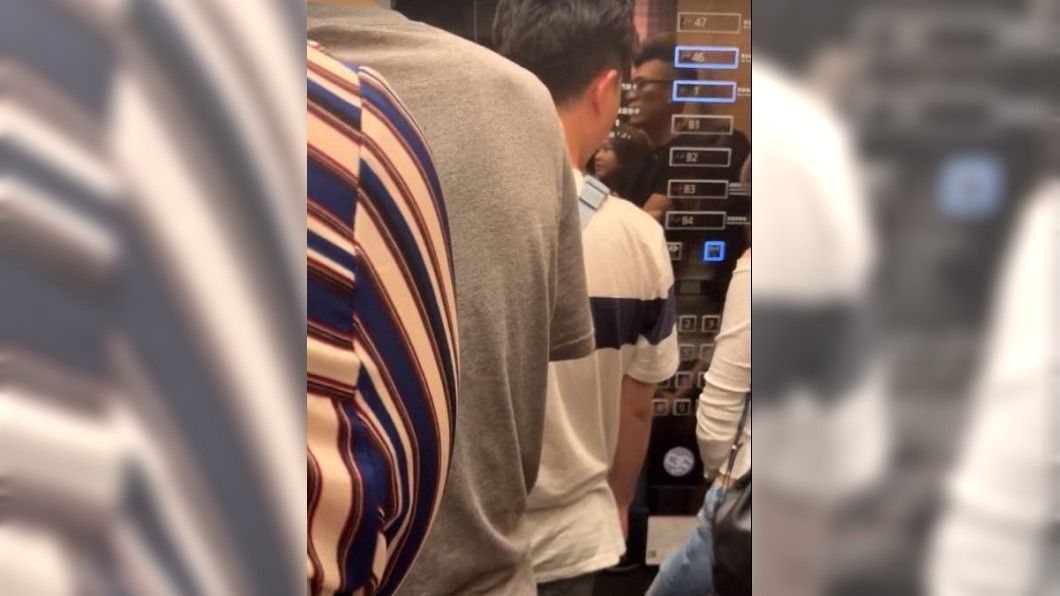 信義區百貨電梯卡客40分！女客怨：1句道歉都沒有