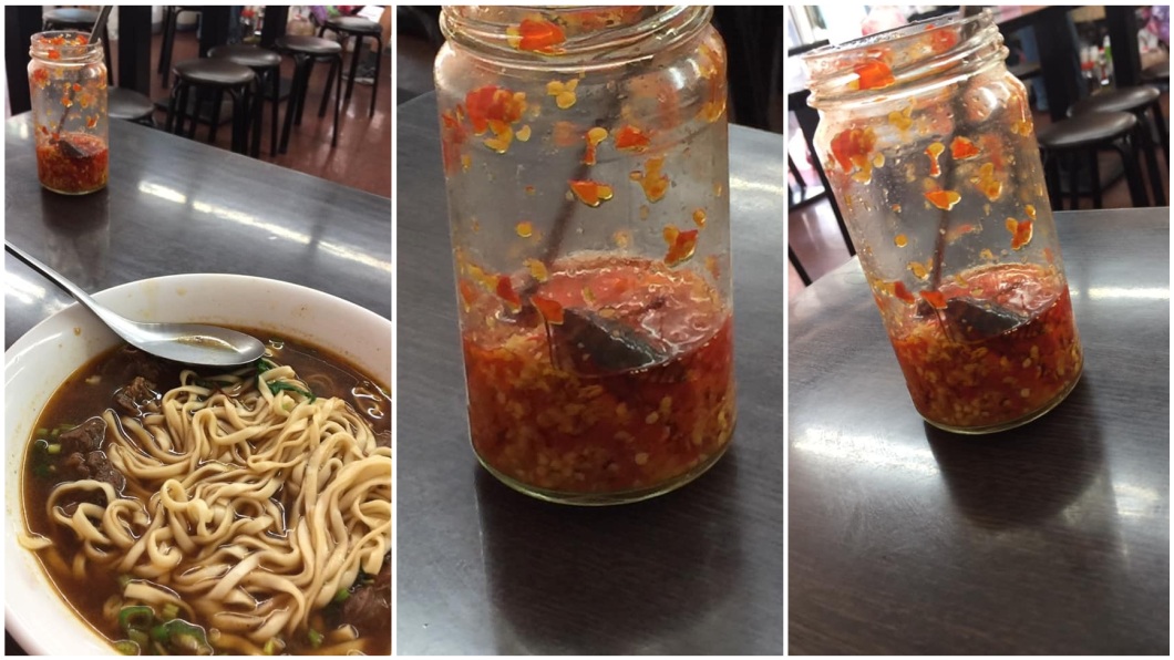 母湯喔！吃麵加辣醬驚見「浮屍」　網驚：辣死還溺死？