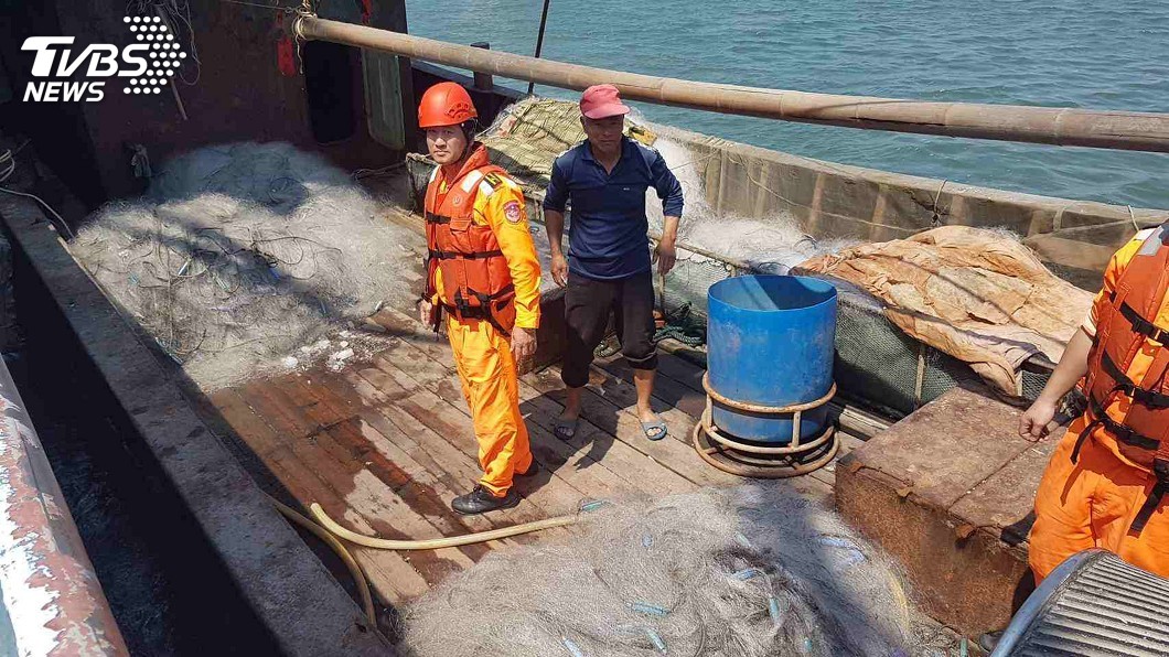 越界陸船使用三層網　澎湖海巡隊依法查扣