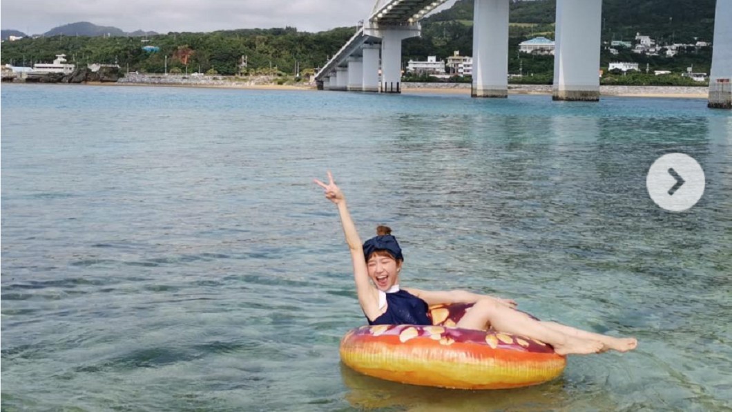 Lulu曬泳裝美照大秀好身材!11字腹肌網友看傻眼