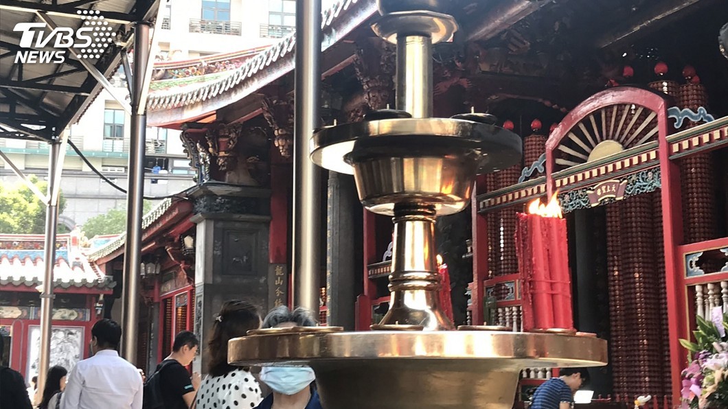 萬華龍山寺禁點蠟燭　多間古蹟宮廟行之有年