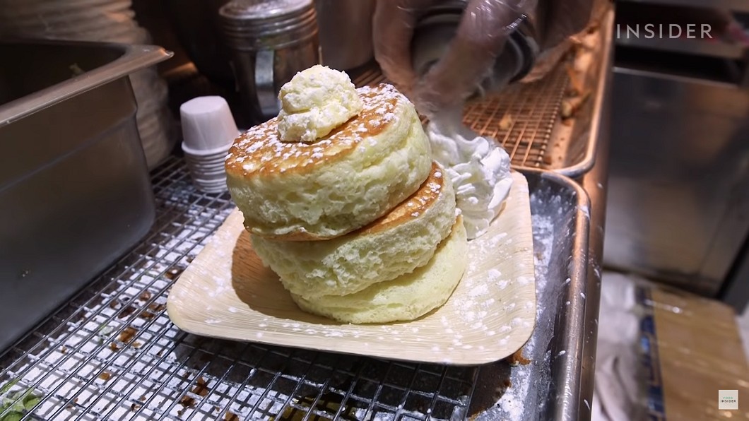 紐約超蓬軟舒芙蕾鬆餅 抖動不停網友都瘋了