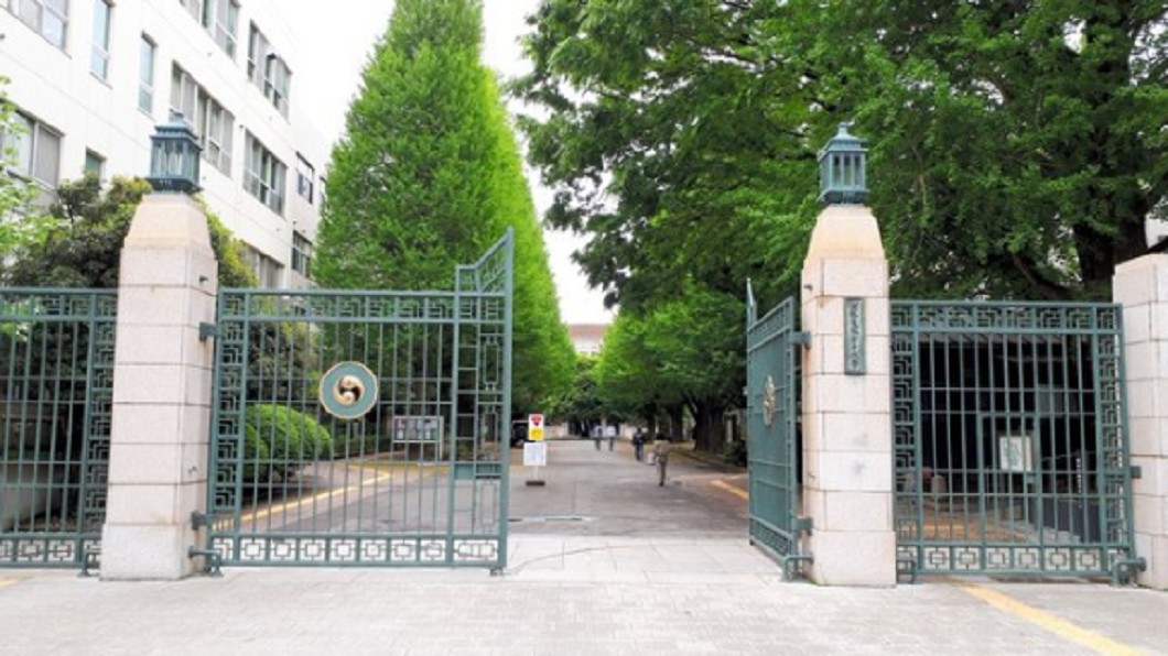 新舊日皇交接敏感時刻 悠仁王子座位被放2把刀