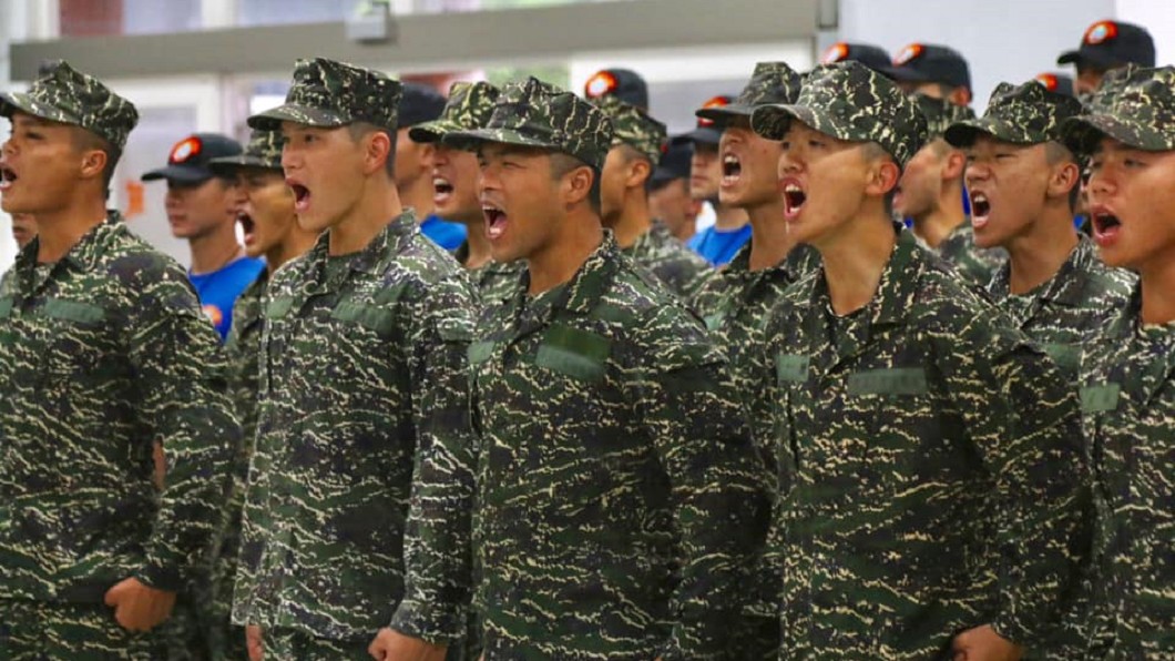 役男抽中這張籤 網友憶:全場起立幫鼓掌