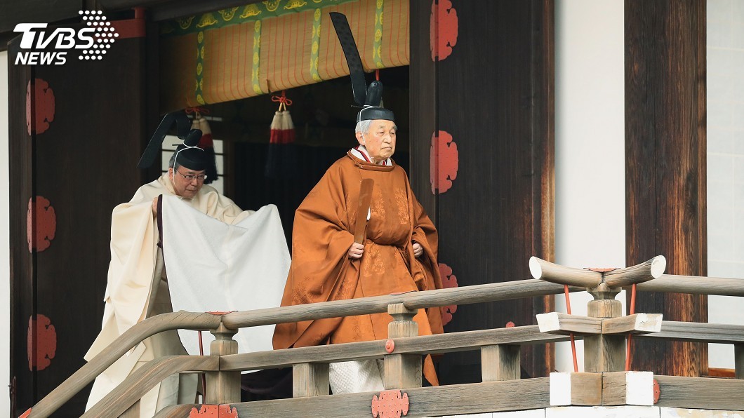 明仁著黃櫨染御袍　向祖先與眾神傳達退位