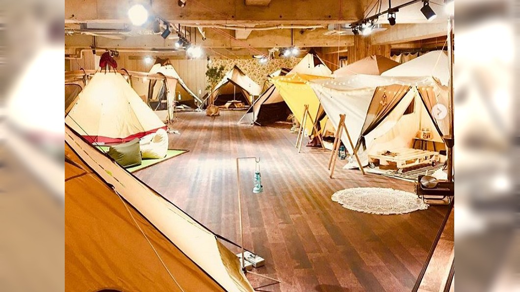 假露營、坐臥草皮 東京咖啡廳走自然風