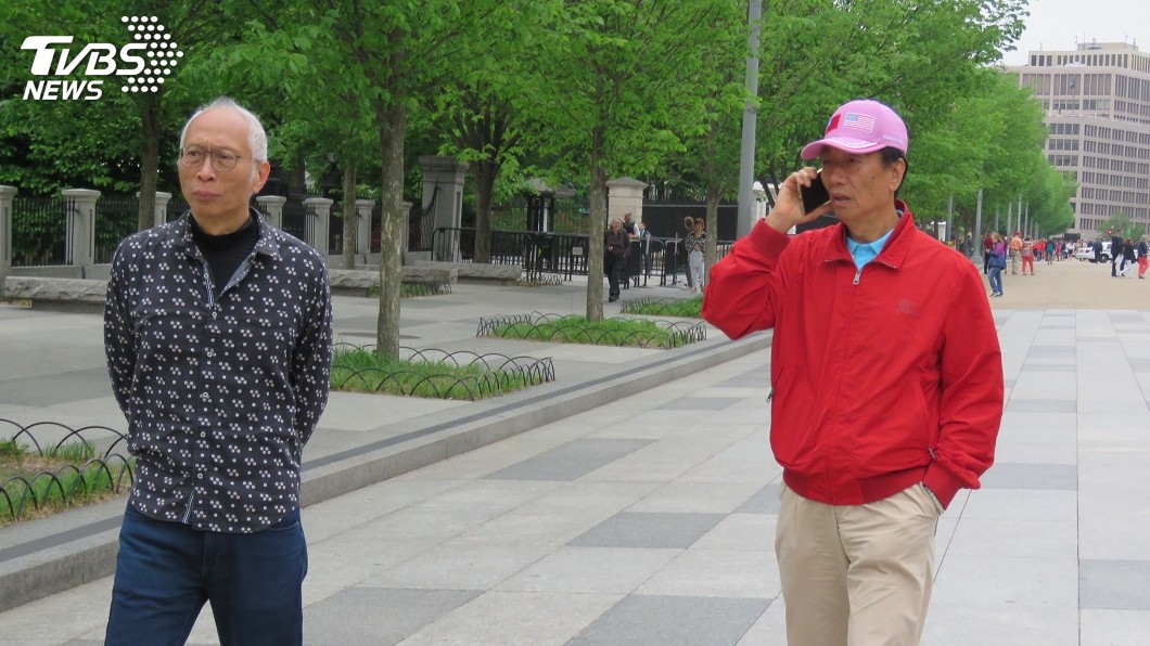 戴國旗帽見川普? 郭台銘秀美國白宮前留影