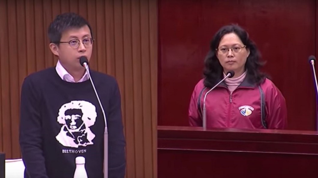網紅當議員展現「超群水準」 千人哭喊:這才是問政